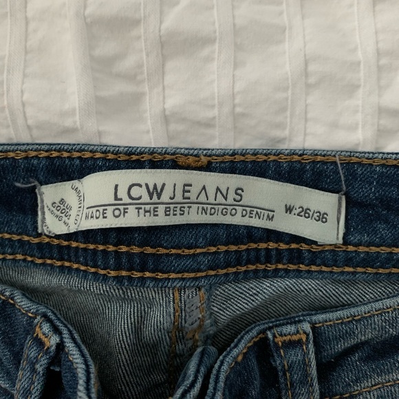 Mid rise jean - Picture 2 of 3